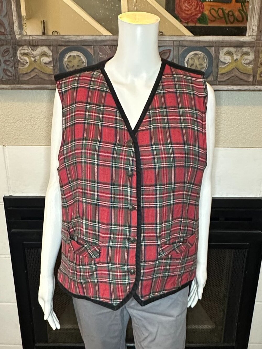 VTG Gloria Vanderbilt red Plaid Tartan Vest Med Quilted Lined Button Up 80s 90s